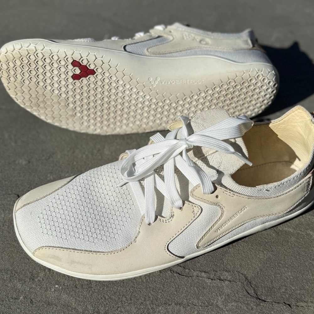 Vivo Barefoot women’s 10 Cream and White shoes
